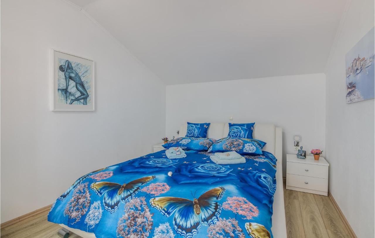Nice Apartment In Stara Baska With Kitchen Exterior photo